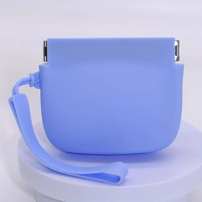 Silicone Dog Treat Pouch – Portable, Waterproof & Easy to Clean Pet Snack Bag